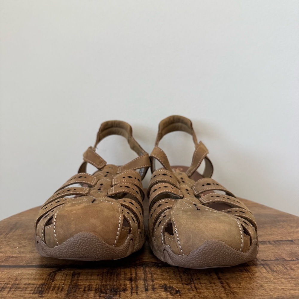 Skechers - Picture 3 of 8